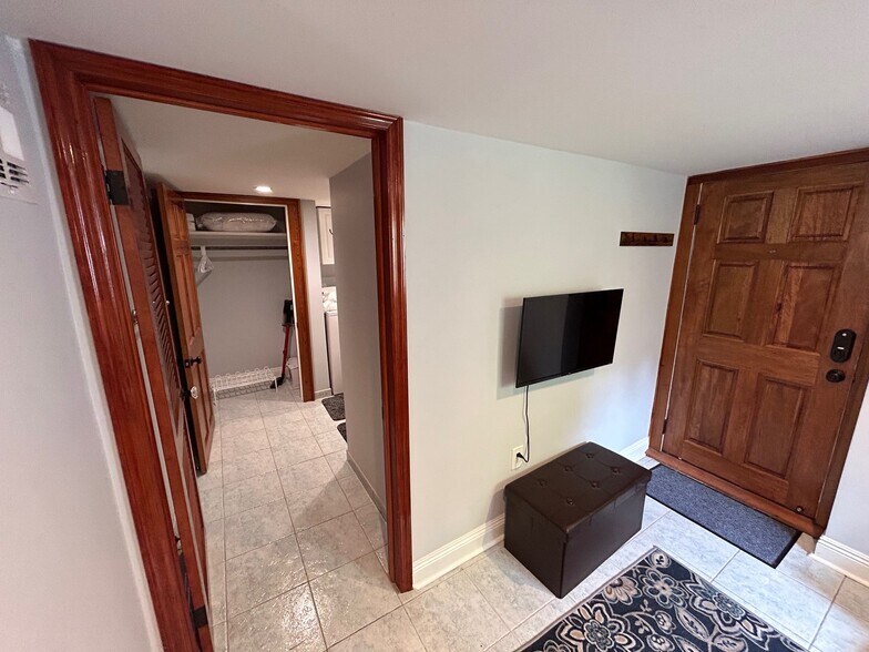 Entry to Bathroom - 1107 General Pershing St