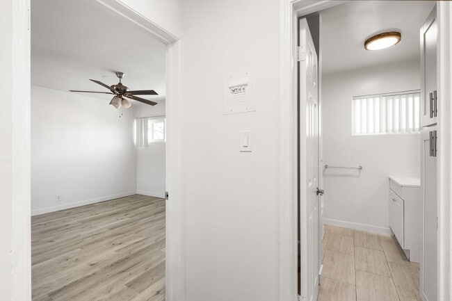 Interior Photo - 970 Menlo Ave