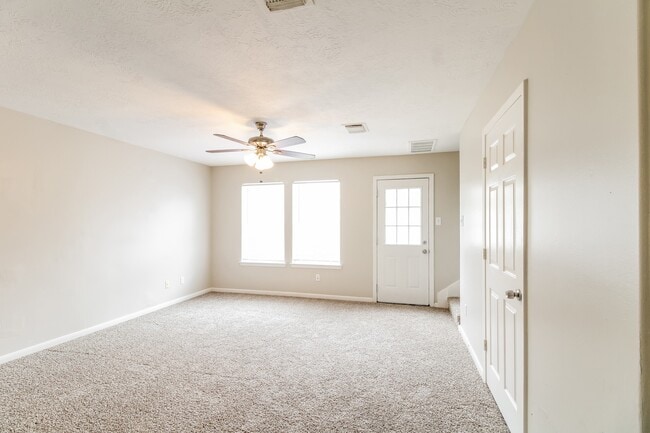 Building Photo - 6402 Mountain Pines Ln