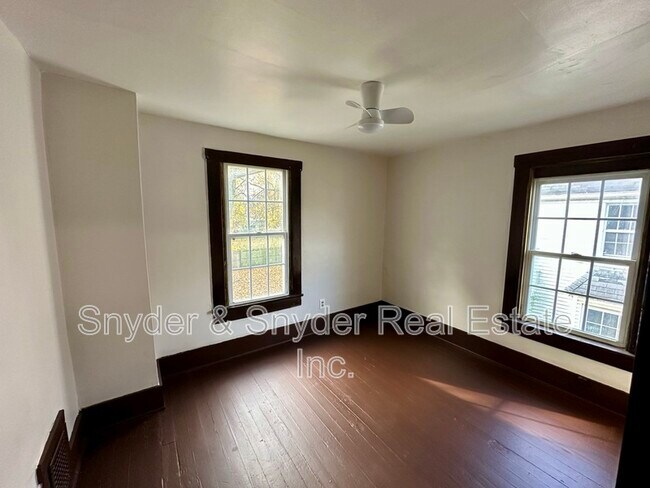 Building Photo - 362 E South St