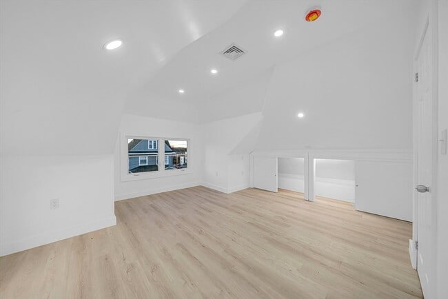 Building Photo - 127 Henry Ave