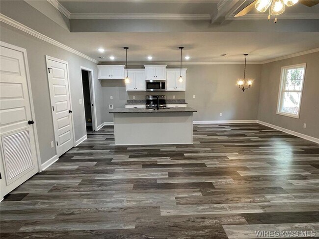 Building Photo - Available January!