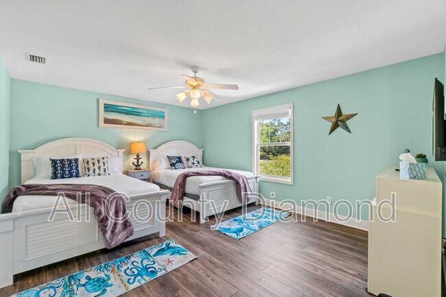 Building Photo - 9004 Polly Ave