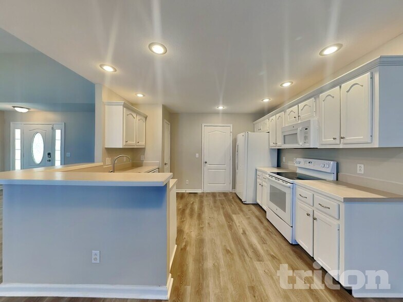 Building Photo - 505 Arabian Ln