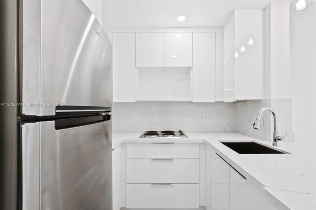 Building Photo - 7151 Miami Lakes Dr