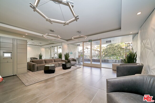 Building Photo - 425 S Willaman Dr