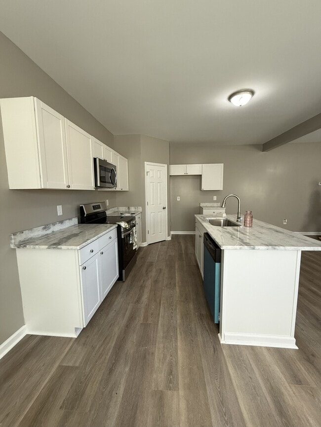 Building Photo - 174 Charlotte Cir