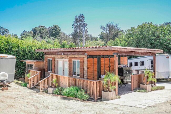 Building Photo - 5305 La Crescenta Rd