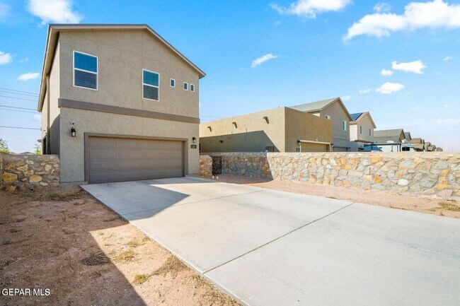 Building Photo - 14947 Pebble Hills Blvd