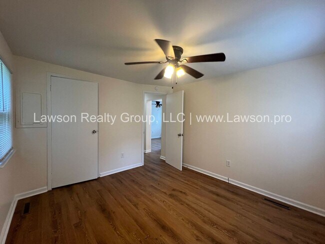 Building Photo - Close to Carvins Cove- One Level Living with Hobby Shed