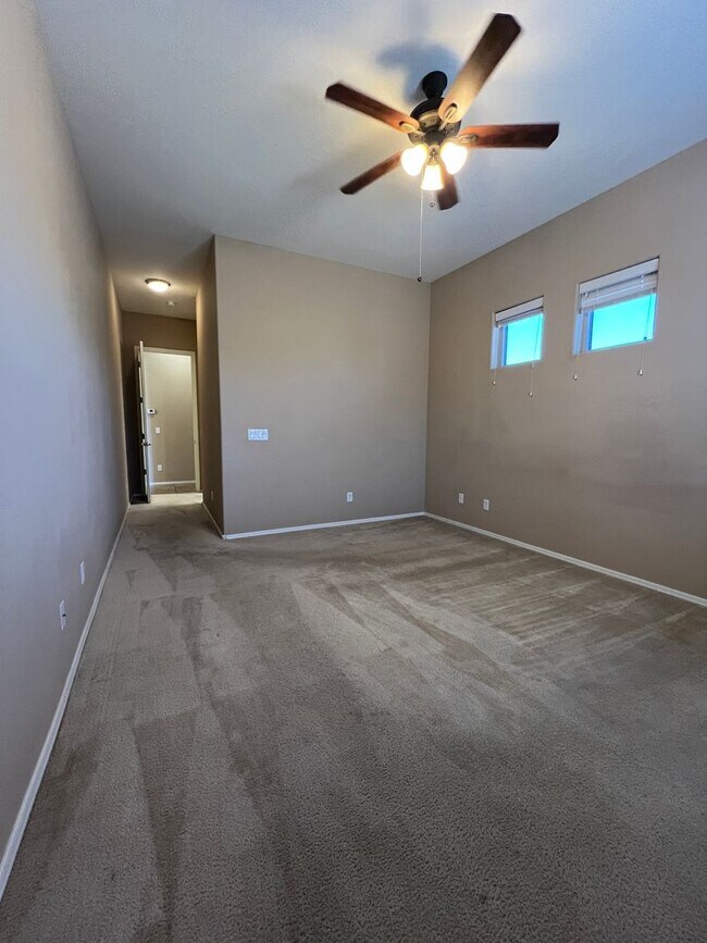 Building Photo - Two Bedroom home in Granville!