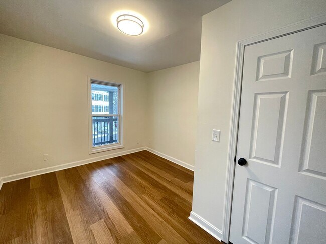 Building Photo - 33 Malvern St