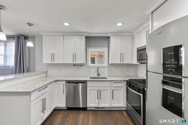 Building Photo - 28 Iver Ave