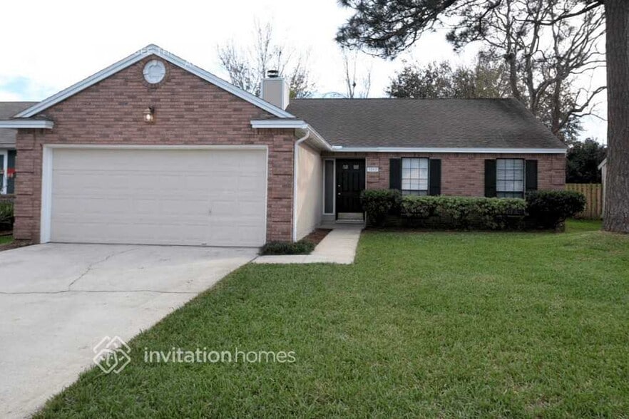 Primary Photo - 3862 English Colony Dr N