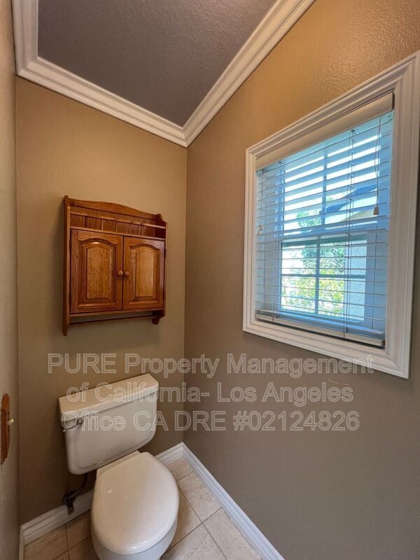 Building Photo - 2300 Maple Ave