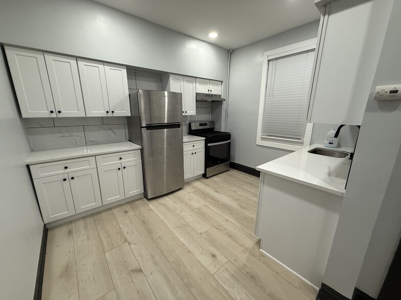 Building Photo - 58 62nd St