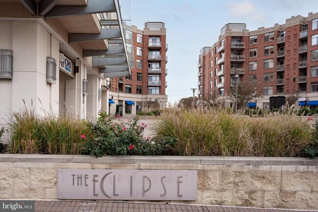 Building Photo - 3600 S Glebe Rd