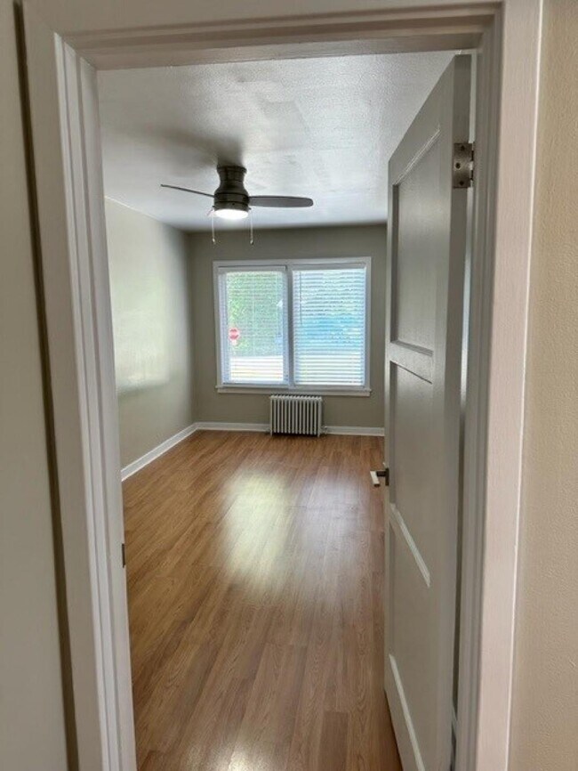 Building Photo - Diamond Marina Apartments - 1 bedroom