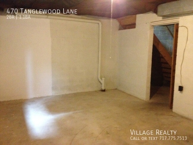 Building Photo - 470 Tanglewood Ln
