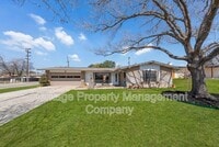 Building Photo - 303 Marquis Ln