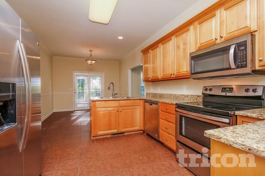 Building Photo - 746 Sergio Ave