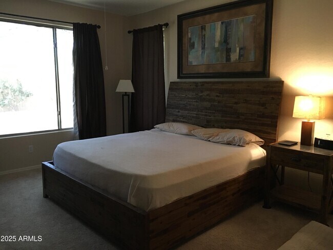 Building Photo - 41030 N Iron Horse Way