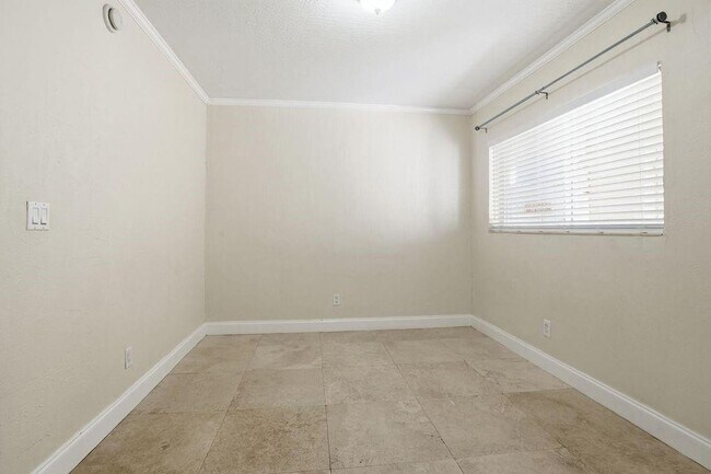 Building Photo - 1892 NE 46th St