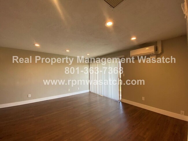 Building Photo - 207 S 600 E