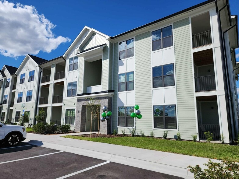 Building Photo - Evolve Grove Park