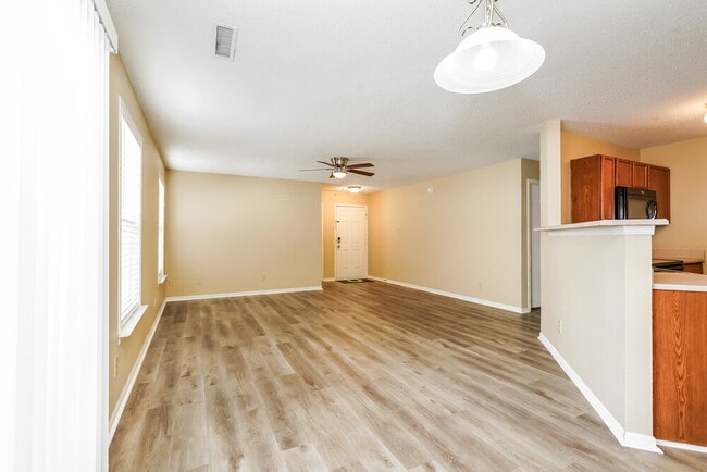 Building Photo - 2334 Bristol Dr