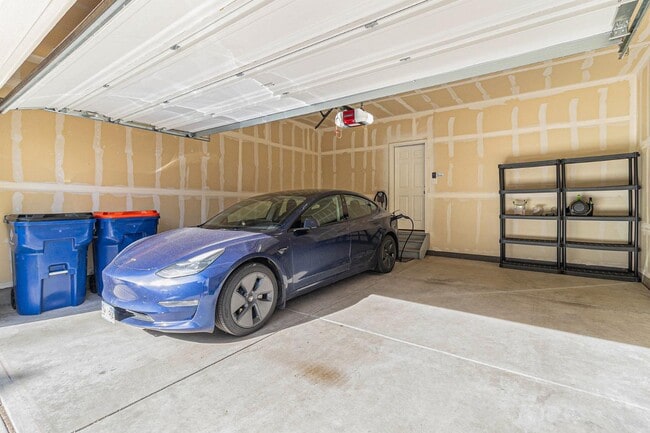 Building Photo - 221 Jackson Dr