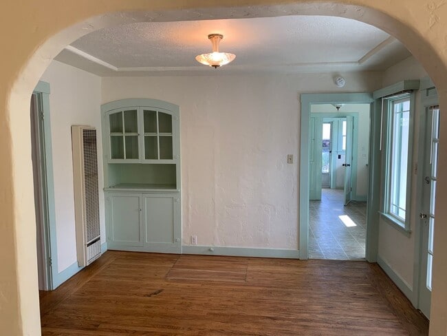 Building Photo - Memorial Hospital 2 bedroom 2 bathroom hom...