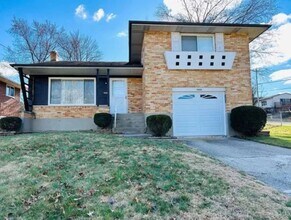 Building Photo - Green Twp- 3 bed 2 bath in OHSD