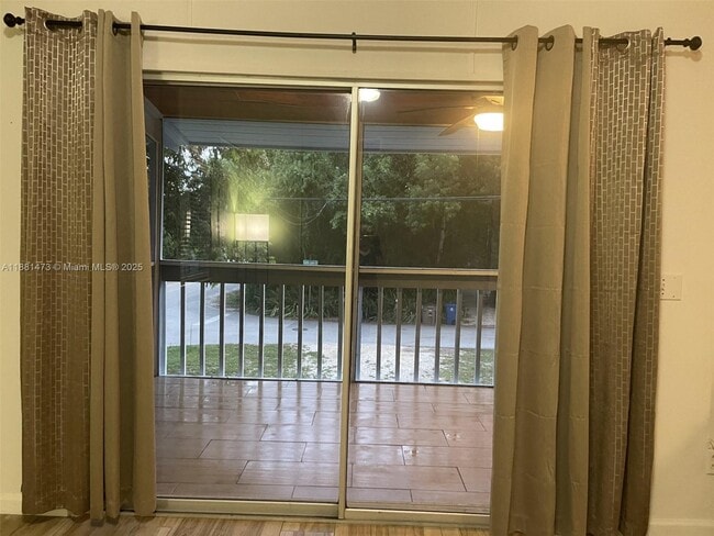 Building Photo - 141 Gumbo Limbo Dr