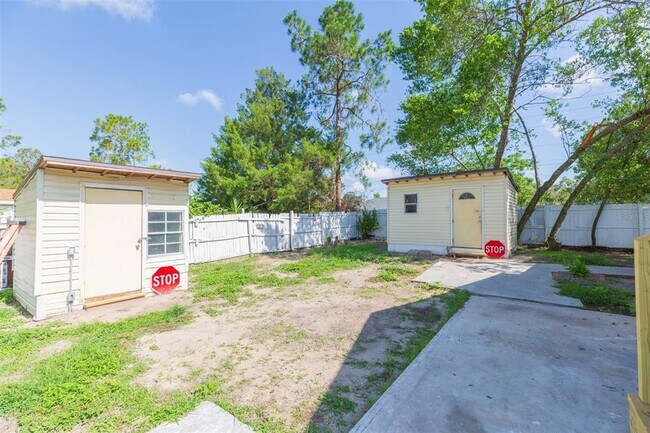 Building Photo - 9445 Cardy St