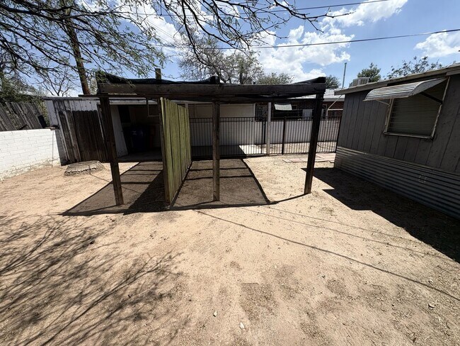 Building Photo - Centrally located Gem for rent