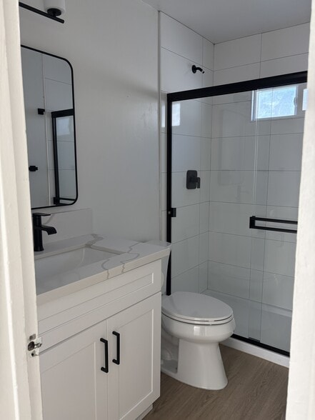 Building Photo - 1711 Glenwood Dr