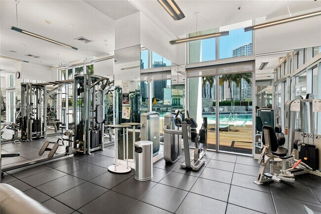 Building Photo - 90 SW 3rd St