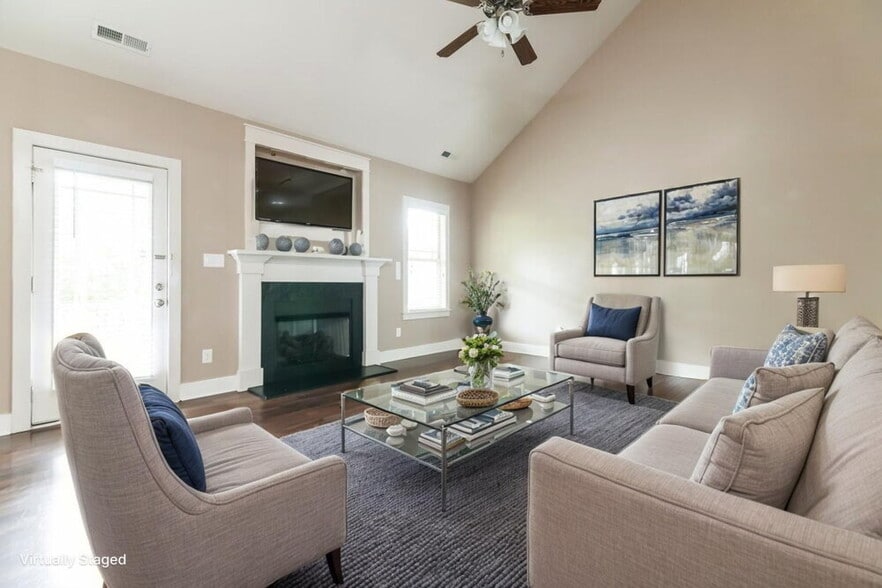 Building Photo - 3016 Watsonia Dr