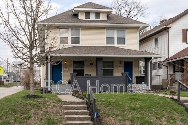 Building Photo - 1037 N Parker Ave