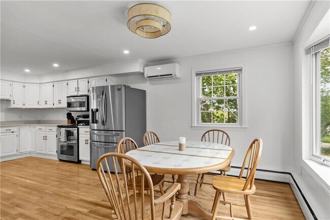 Building Photo - 12 Granada Ter