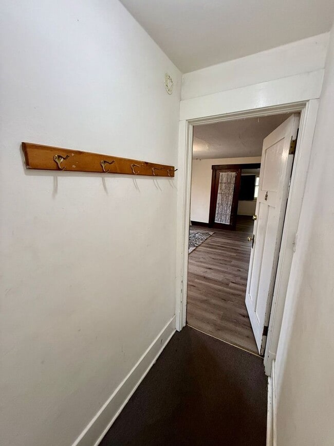 Building Photo - View of the River!  1-Bedroom in Lewiston Triplex -  Includes internet and utilities