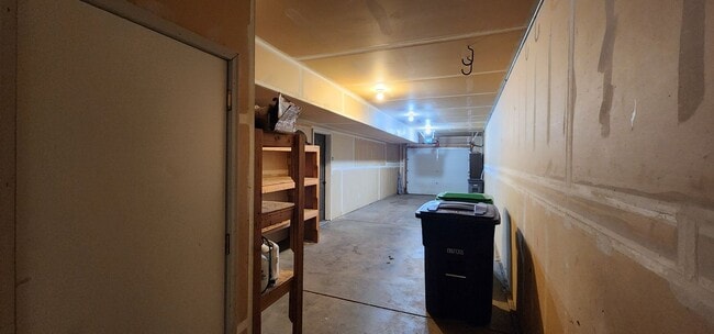 Building Photo - Beautiful 3 Bed, 2 Bath Home w/ Office in ...