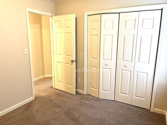 Building Photo - 132 Samanthas Way