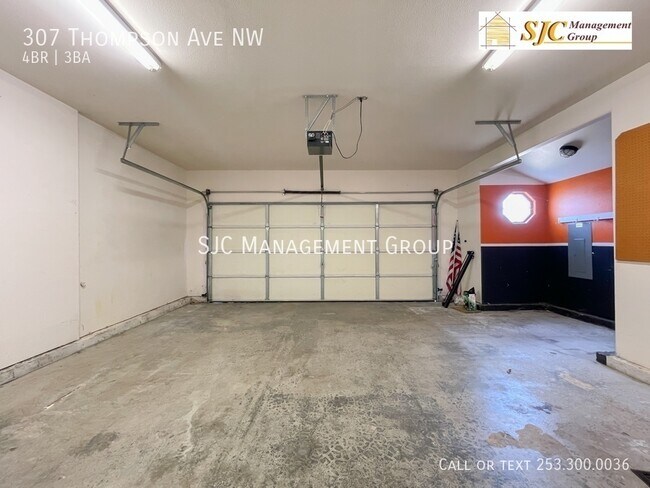 Building Photo - 307 Thompson Ave NW
