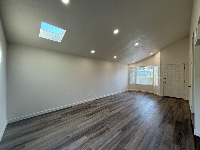 Building Photo - 371816