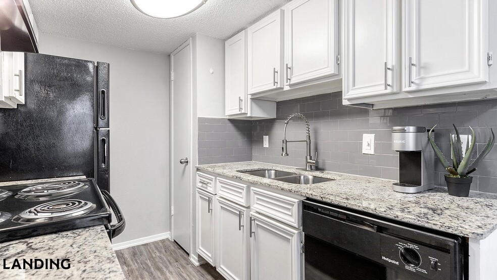 Building Photo - 130 Camino De Oro