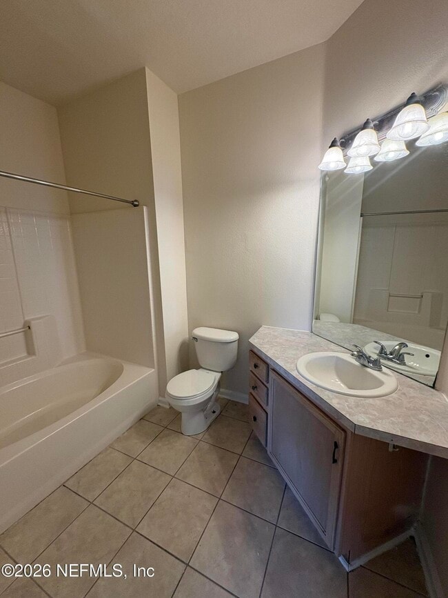 Building Photo - 10550 Baymeadows Rd