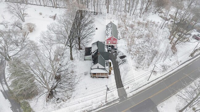 Building Photo - 656 Grove St