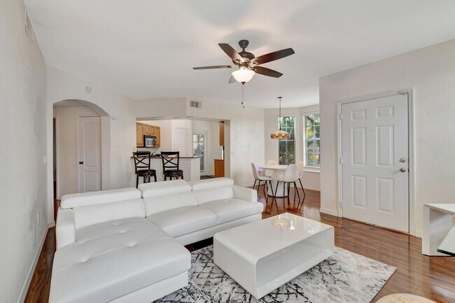 Building Photo - 1207 Belmont Pl